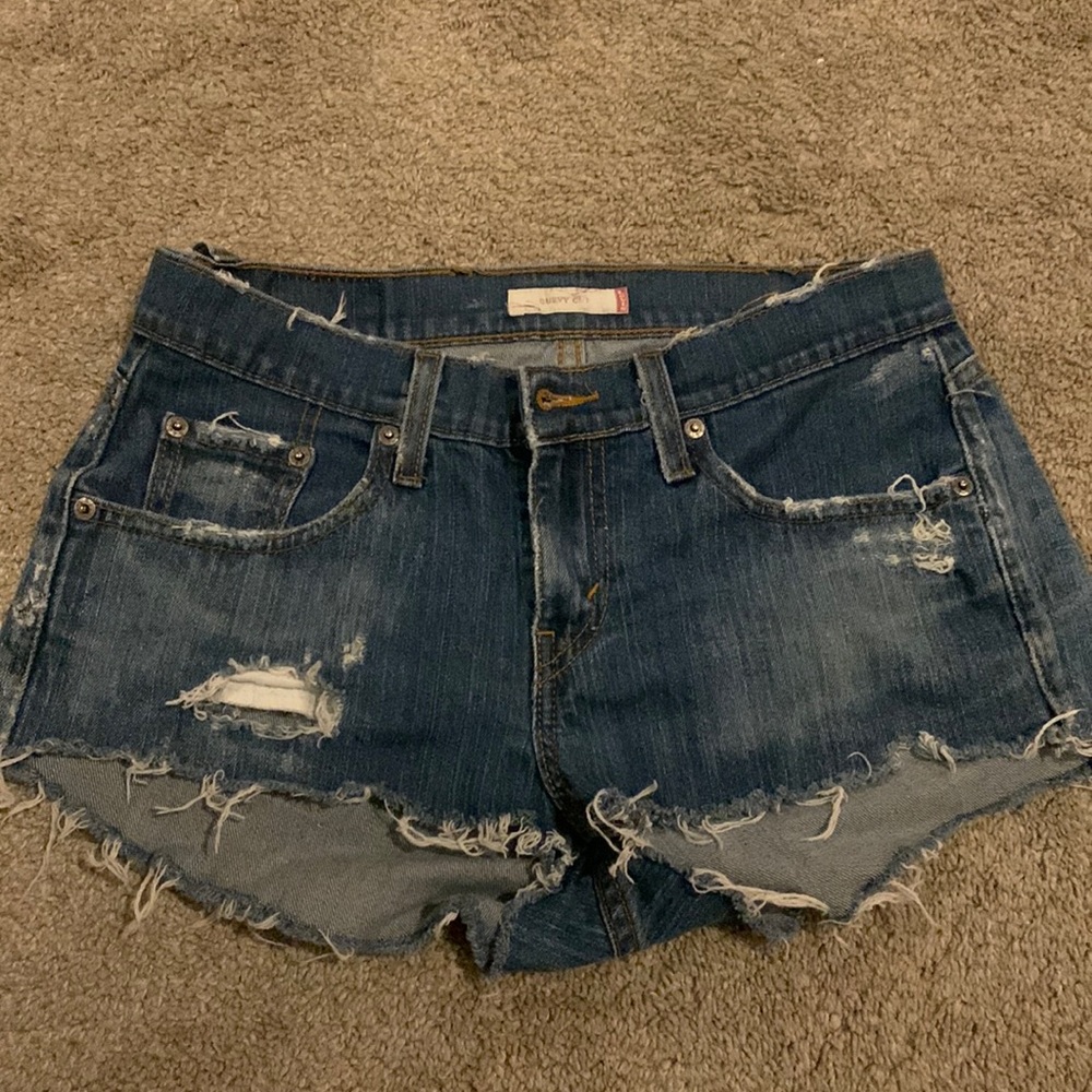 Dark wash levi shorts